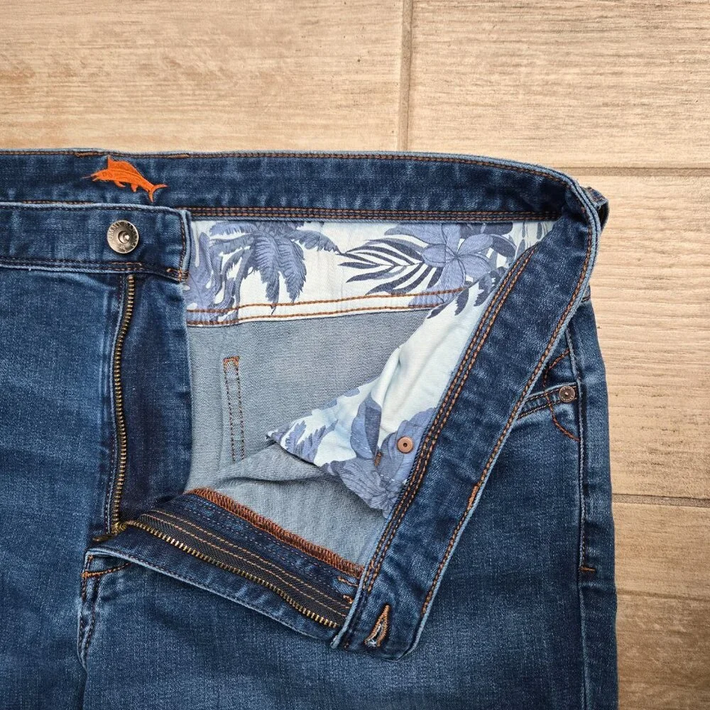 Tommy Bahama Athletic Straight Jeans Men's Medium Wash Everyday Stretch‎ 40W 30L